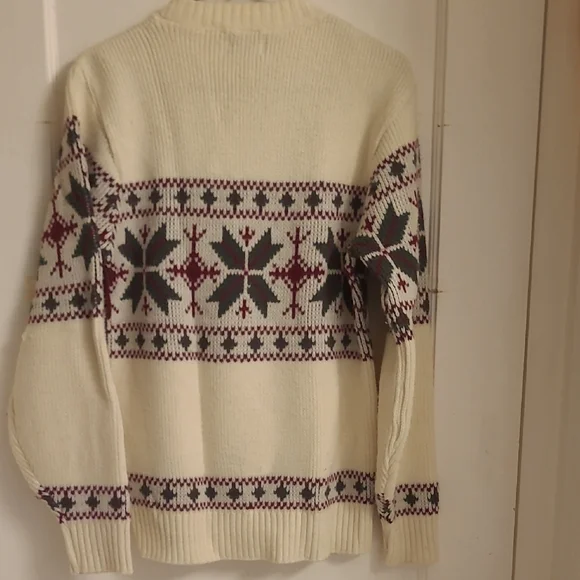Cozy 70s Cream Sweater with Nordic Design - Picture 3 of 3